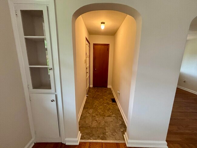 Foto del edificio - 1012 Georgia Ave