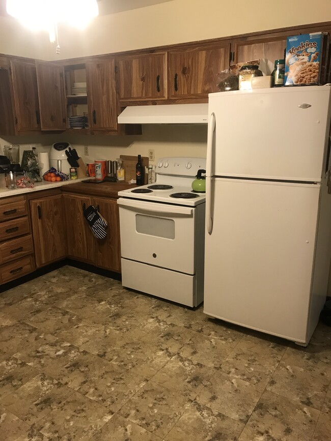 Kitchen - 3509 Reichert Rd