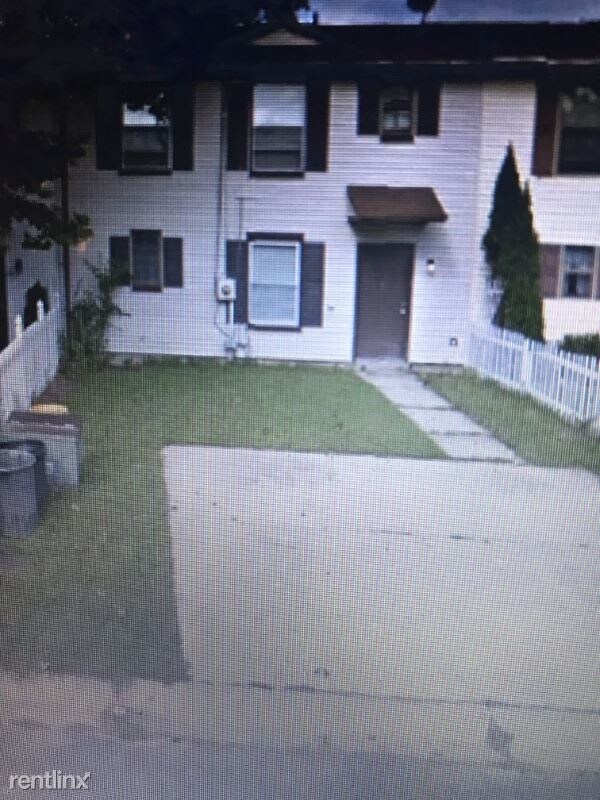 Foto principal - 3 br, 1 bath House - 10 Yorkshire Rd