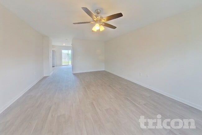 Foto del edificio - 324 Sandbach Rd