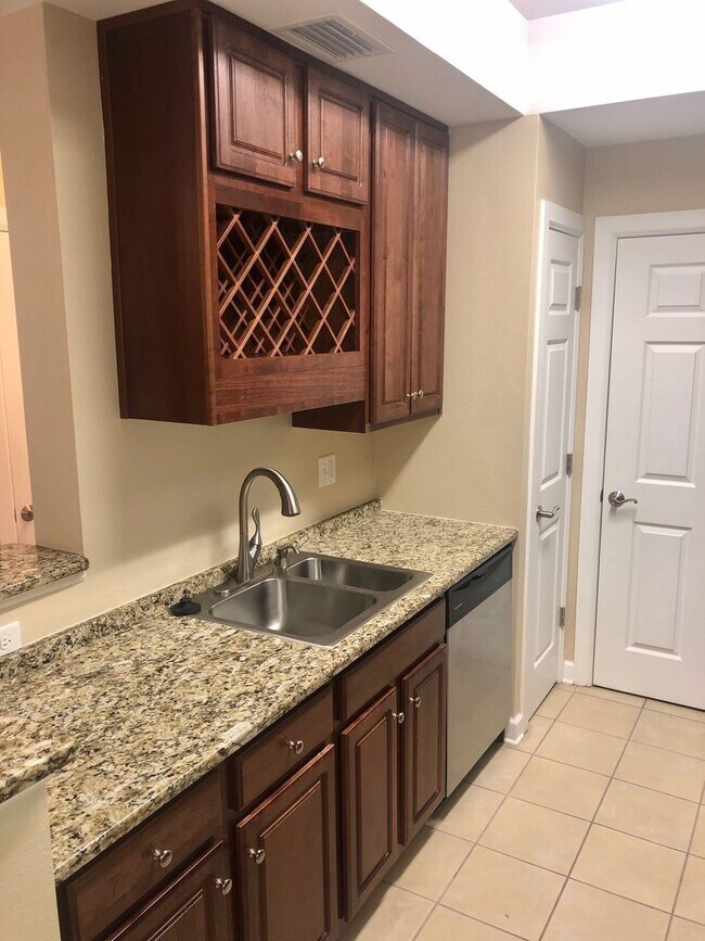 Building Photo - Cypress Preserve beautiful1B/1B Apartment ...