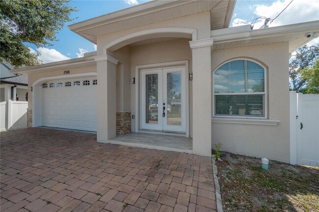 Building Photo - 2510 W South Ave