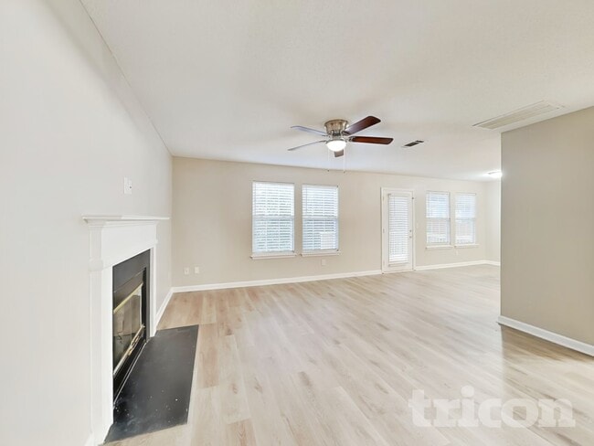 Foto del edificio - 3740 Longview Dr