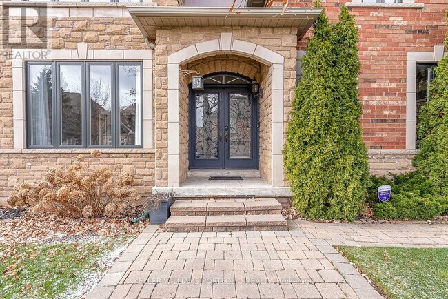 Building Photo - 2154 Kingsridge Dr