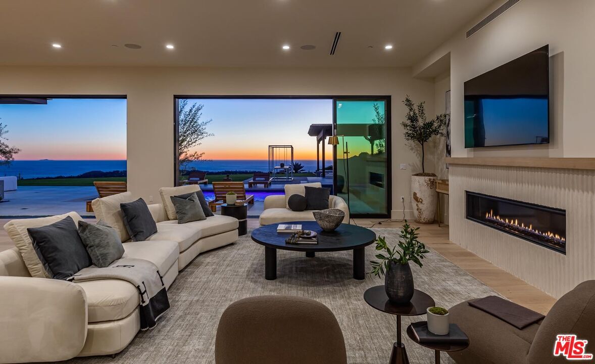 Foto principal - 5811 Murphy Way