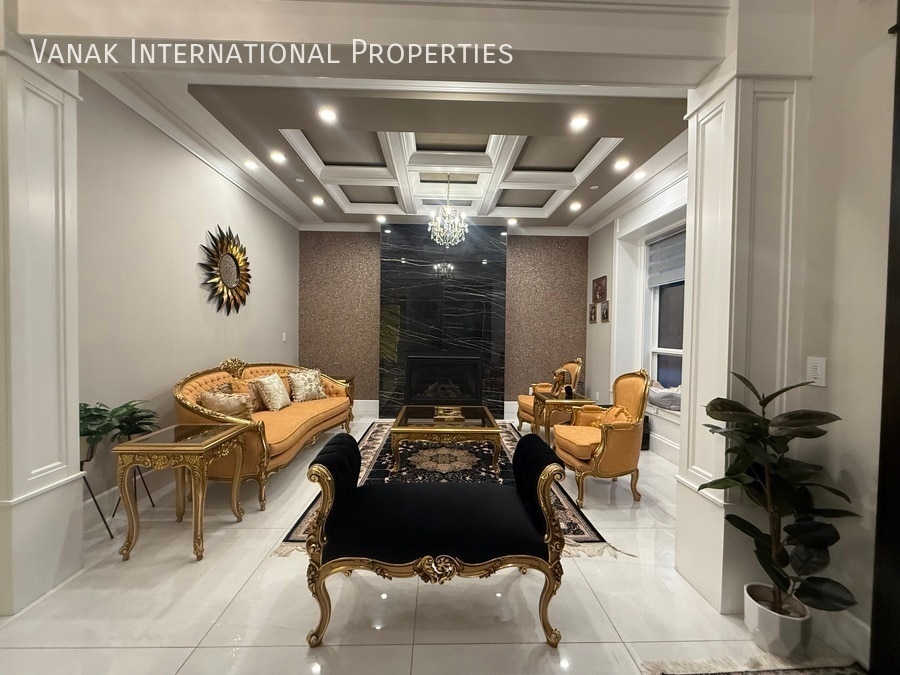 Building Photo - Discover your dream home in West Maple Ridge