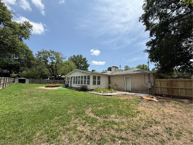 Photo - 1918 W Wedington Dr House