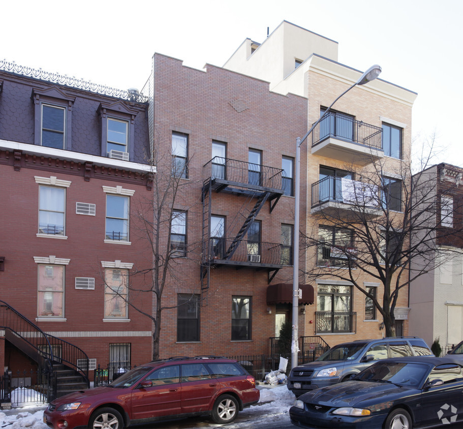 160 India St, Brooklyn, NY 11222 Brooklyn, NY, 11222 Apartments