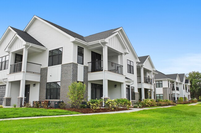 Seasons at North Aurora Apartments in North Aurora, Illinois. Luxury, condo style, studio, 1 bedroom, 2 bedroom, and 3 bedroom apartments, with private garages and entries - Seasons at North Aurora