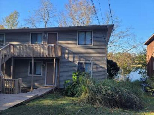 Building Photo - WATERFRONT 2/2 in the SE w/ New Paint, Scr...