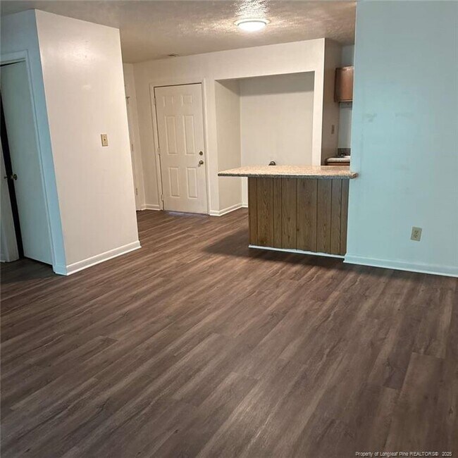Building Photo - 6400 Starbrook Dr
