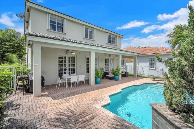 Foto del edificio - 1462 Zenith Way