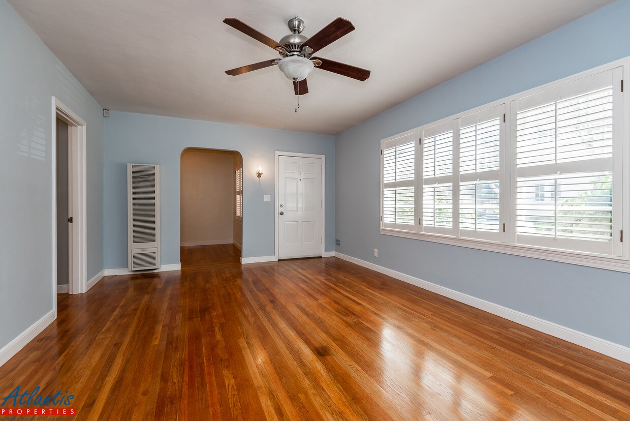 Foto principal - 598 Franklin St