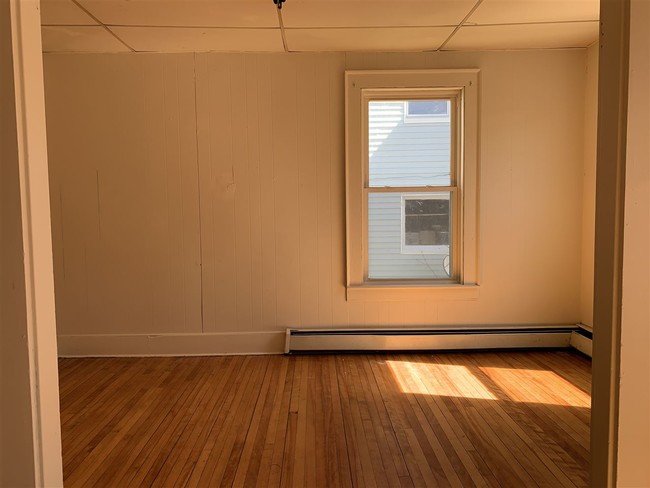 Building Photo - 622 Burgess St