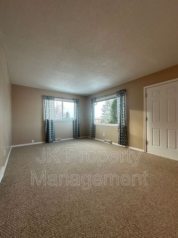 Building Photo - 5404 3rd Ave S