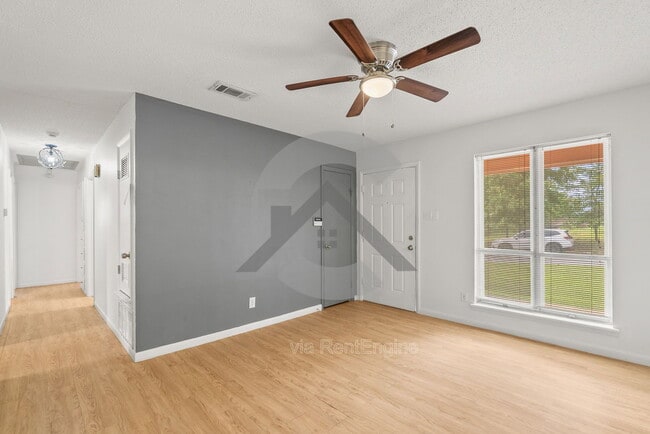 Building Photo - 9409 Cerelle Dr