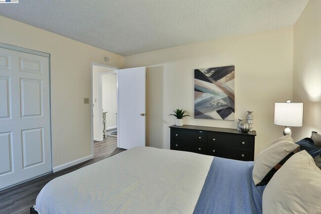 Foto del edificio - 1731 Ellis St