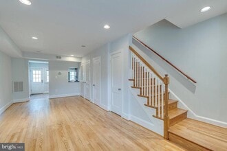 Building Photo - 436 20th St NE