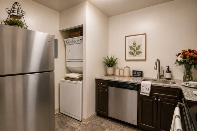 Building Photo - Villages at Montpelier Apartment Homes