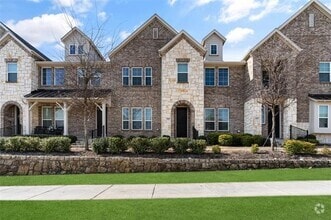 Building Photo - 925 Utica Dr
