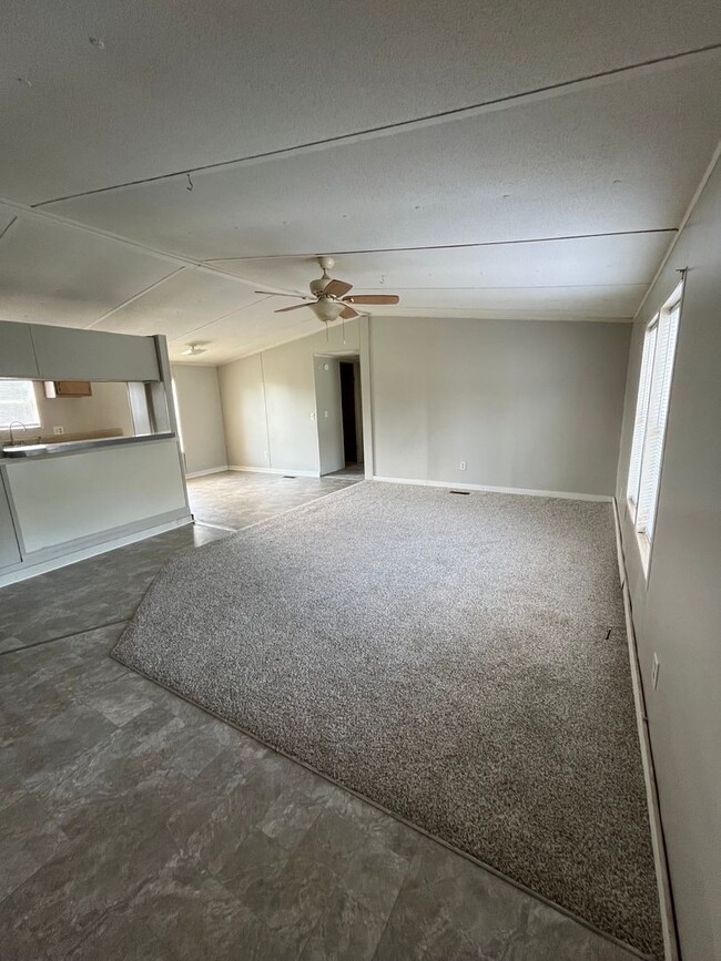 Building Photo - Mobile home for rent