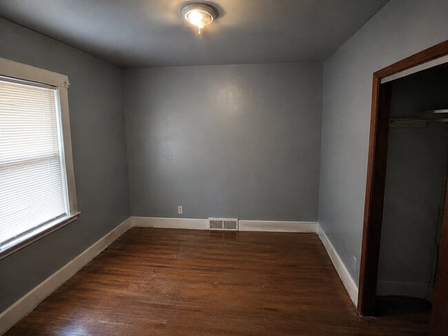 Building Photo - 7006 Clement Ave