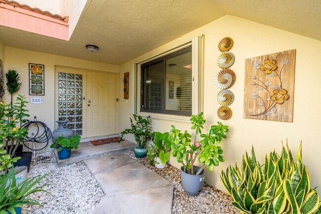 First Floor Entry - 3351 Emerald Oaks Dr