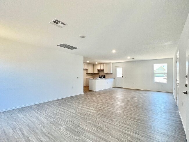 Foto del edificio - ? Special Move-In Offer – Limited Time! ?