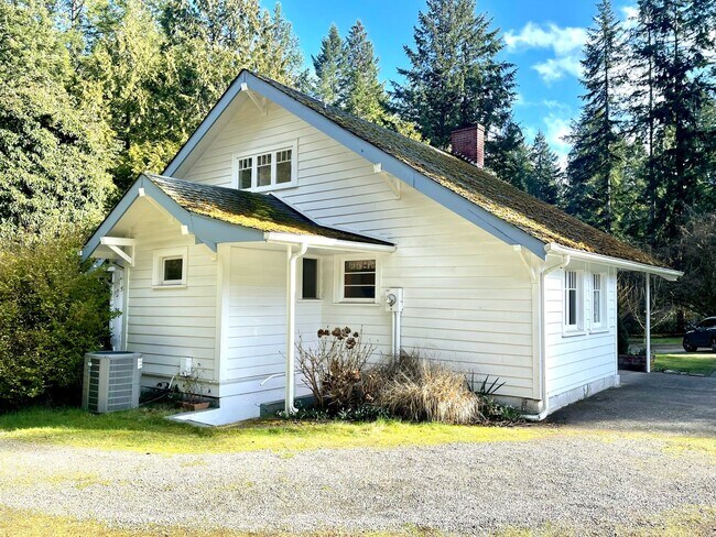 Foto del edificio - Nestled Away In Gig Harbor: A 3 Bedroom wi...