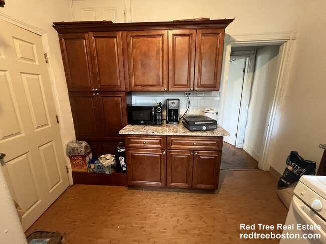 Photo - 17 Putnam Ave Townhome