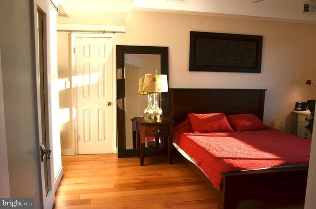 Foto del edificio - 11148 Harbor Ct