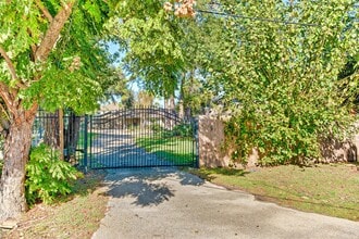 Building Photo - 918 Lehman St