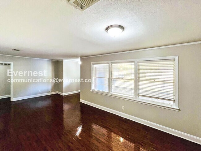 Foto del edificio - 1521 Wilhurst St