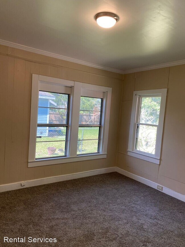 Building Photo - 3 br, 1 bath House - 550 Campus St