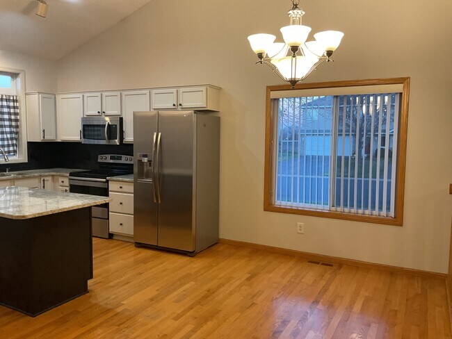 Foto del edificio - 4244 Jarmann Ln