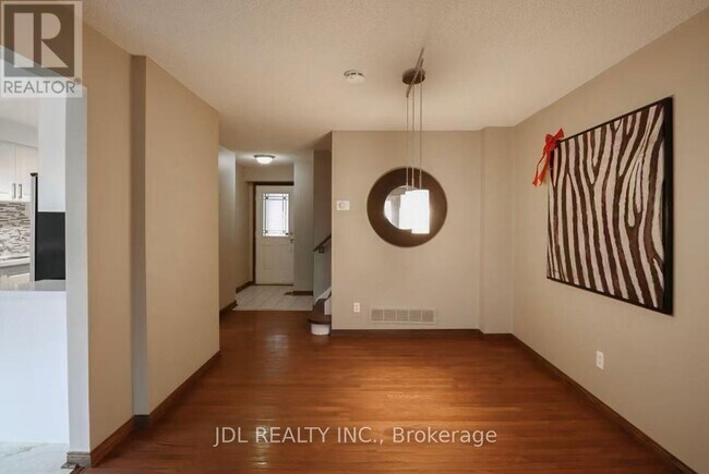 Photo du bâtiment - 2199 Burnhamthorpe Rd W