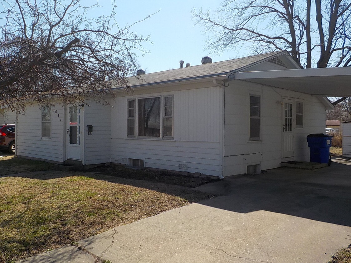 1031 Moss Cir, Junction City, KS 66441 House Rental in Junction City