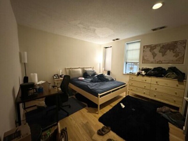 Foto del edificio - SEPT 2026  -  Rare Fenway 5 Bed/3 Bath on Gainesborough St.  Two Floors, Central A/C, Students We...