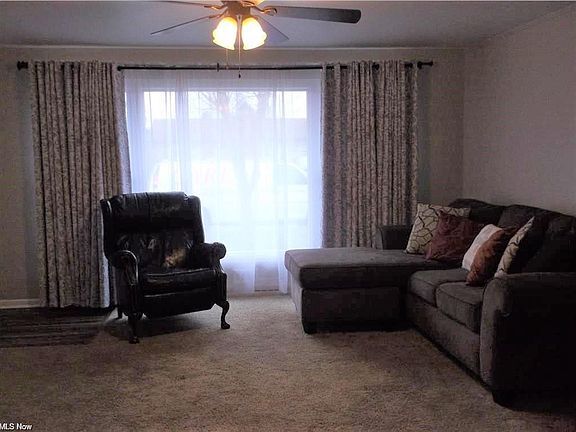 Primary Photo - 335 E Highland Dr