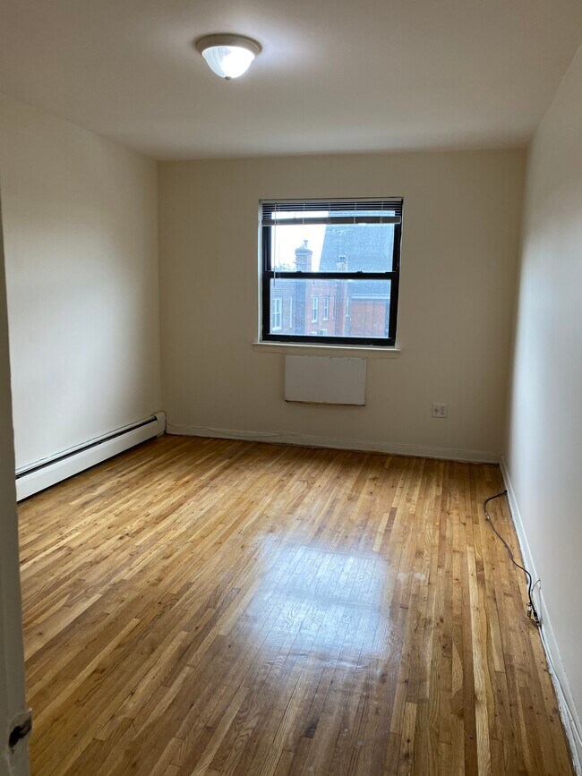Large Bedroom - 4812 90th St