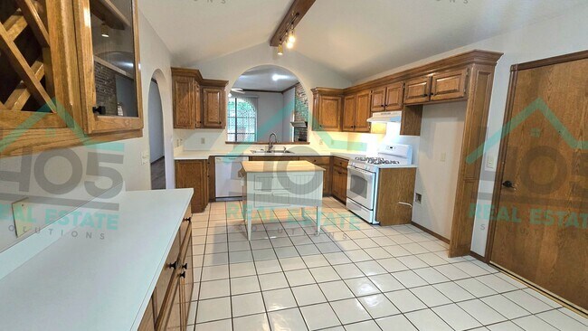 Building Photo - 3 Bed CA Schools