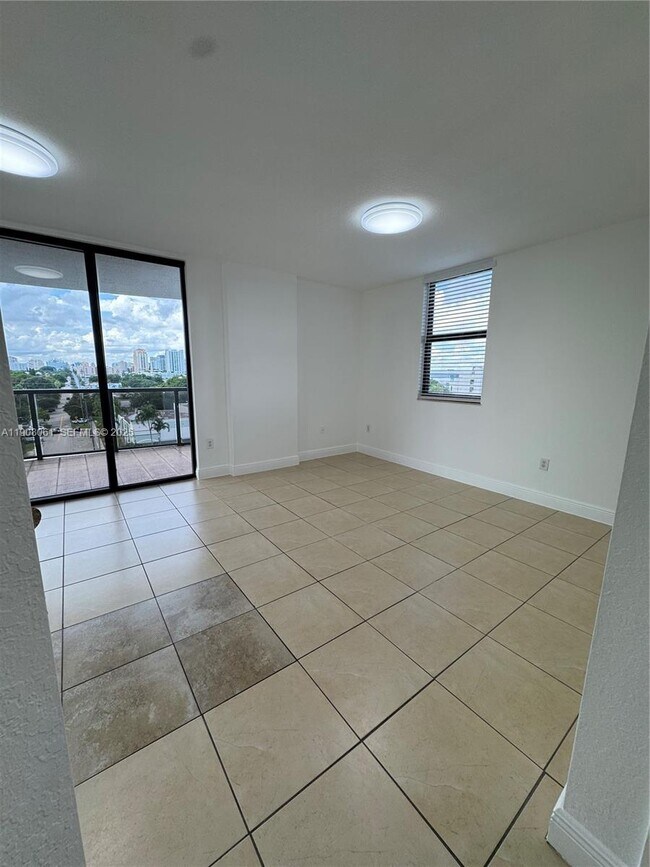 Foto del edificio - 2301 SW 27th Ave