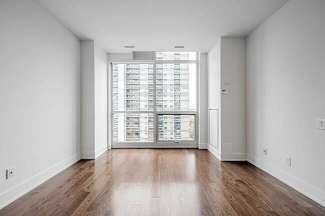 Building Photo - 170 Avenue Rd