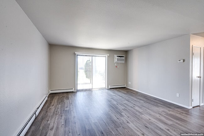 Building Photo - 2405 Honey Lou Ct
