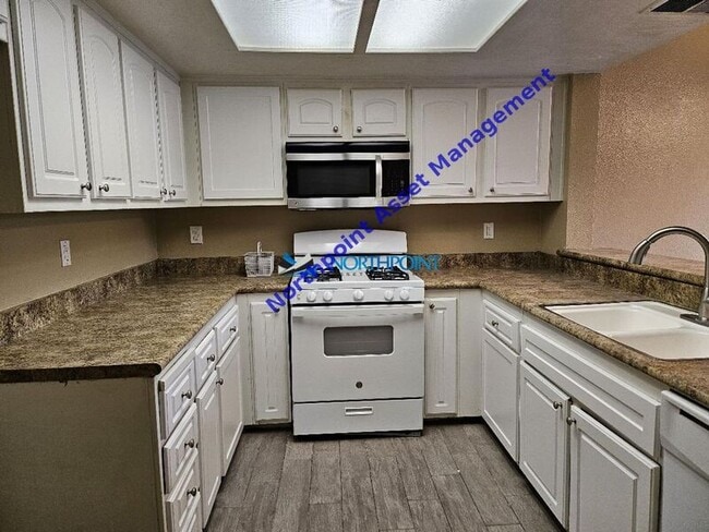 Building Photo - 1025 N Tippecanoe Ave