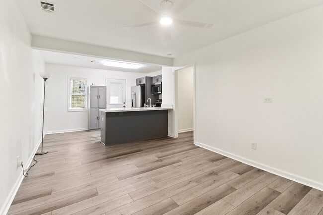 Building Photo - 839 Commodore Dr NW