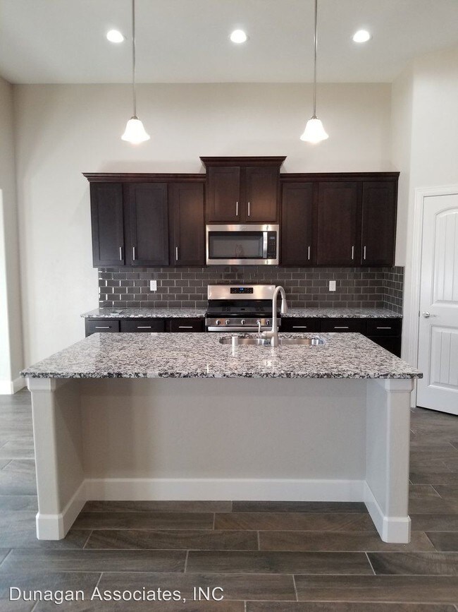Building Photo - 3 br, 2 bath House - 319 Baler