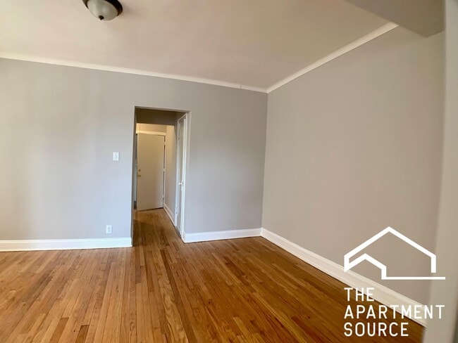 Building Photo - 1101 N Avers Ave