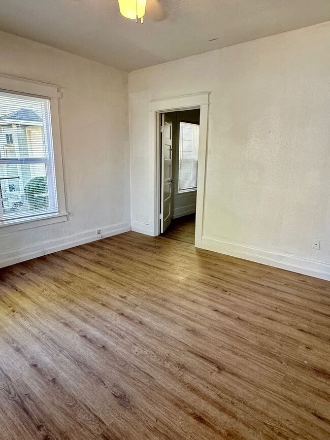 Foto del edificio - 2 Bedroom House Coming Soon!