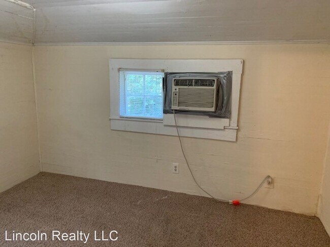 Building Photo - 1 br, 1 bath House - 112 1/2 W. Moore Street